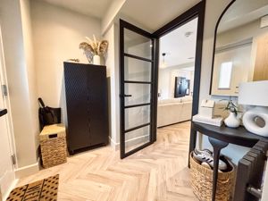 Photo 23- click for photo gallery